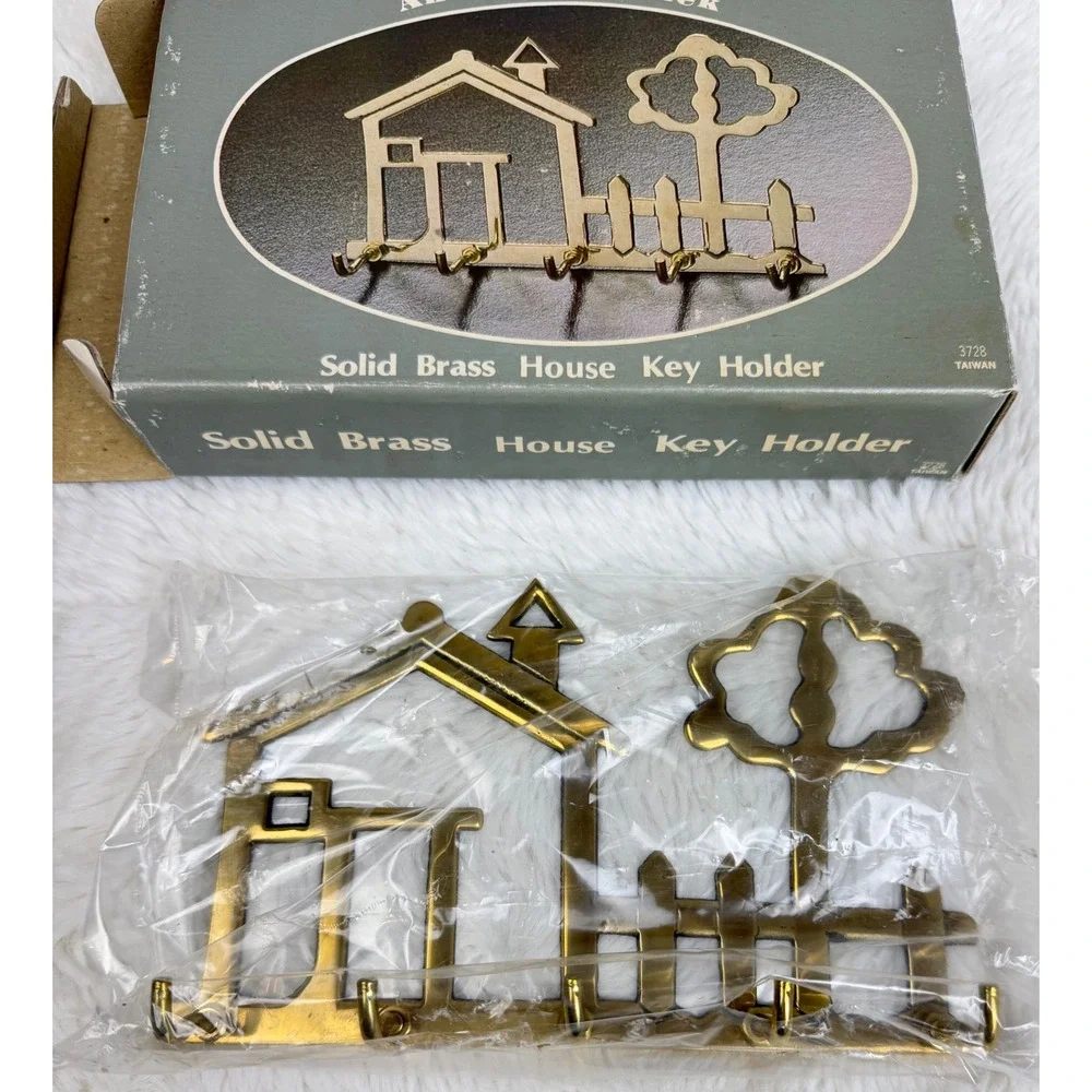 NEW VTG Andrea By Sadek Solid Brass House Key Holder Wall Hook Cottage